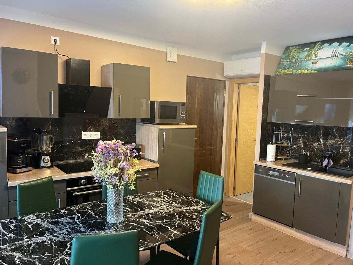 Villa Nadiya App Pool, Parking Торевьиа Экстерьер фото